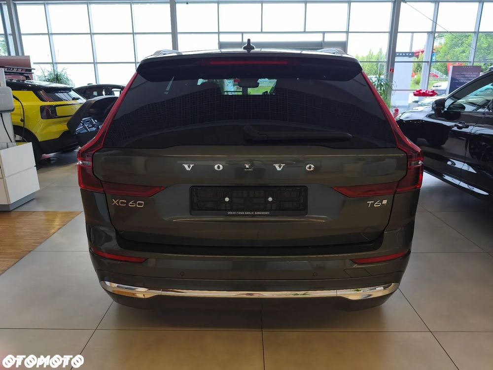 Volvo XC 60 B5 B AWD Plus Dark - 4