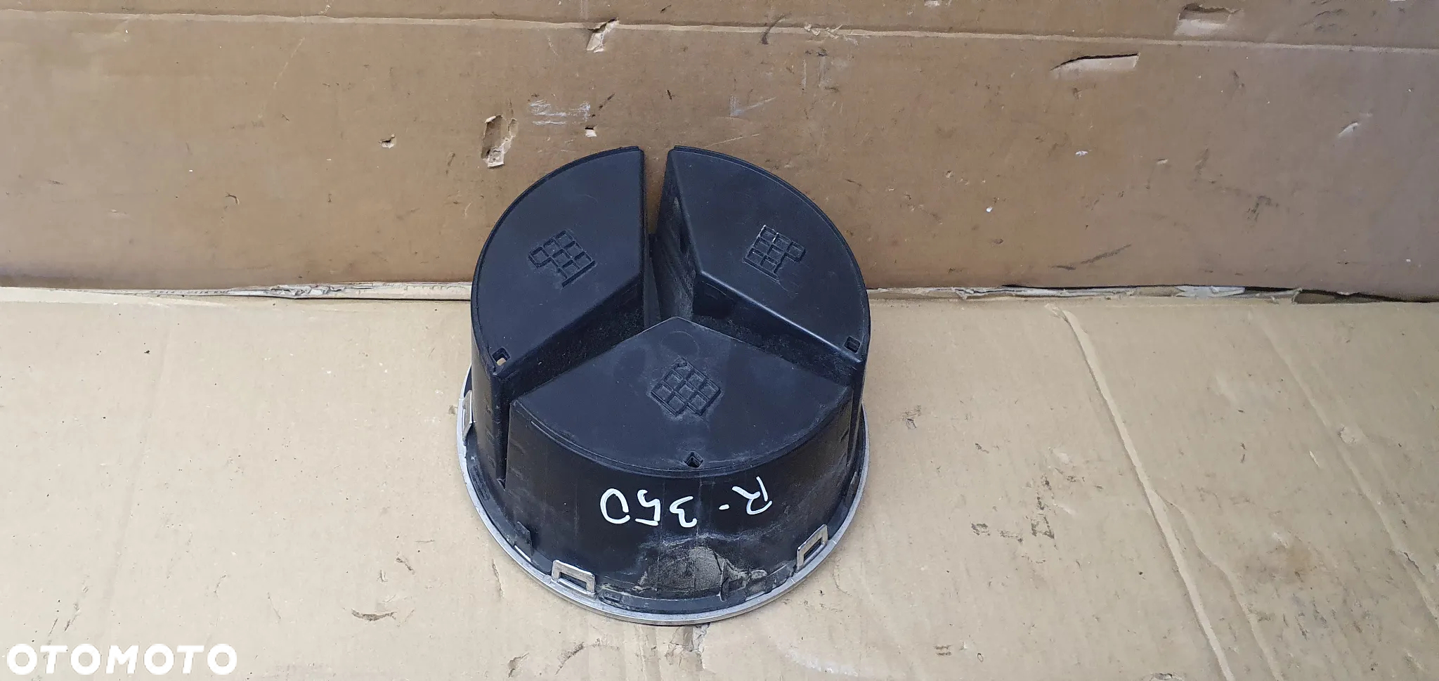Znaczek emblemat logo przód Mercedes R-Klasa R251 - 6