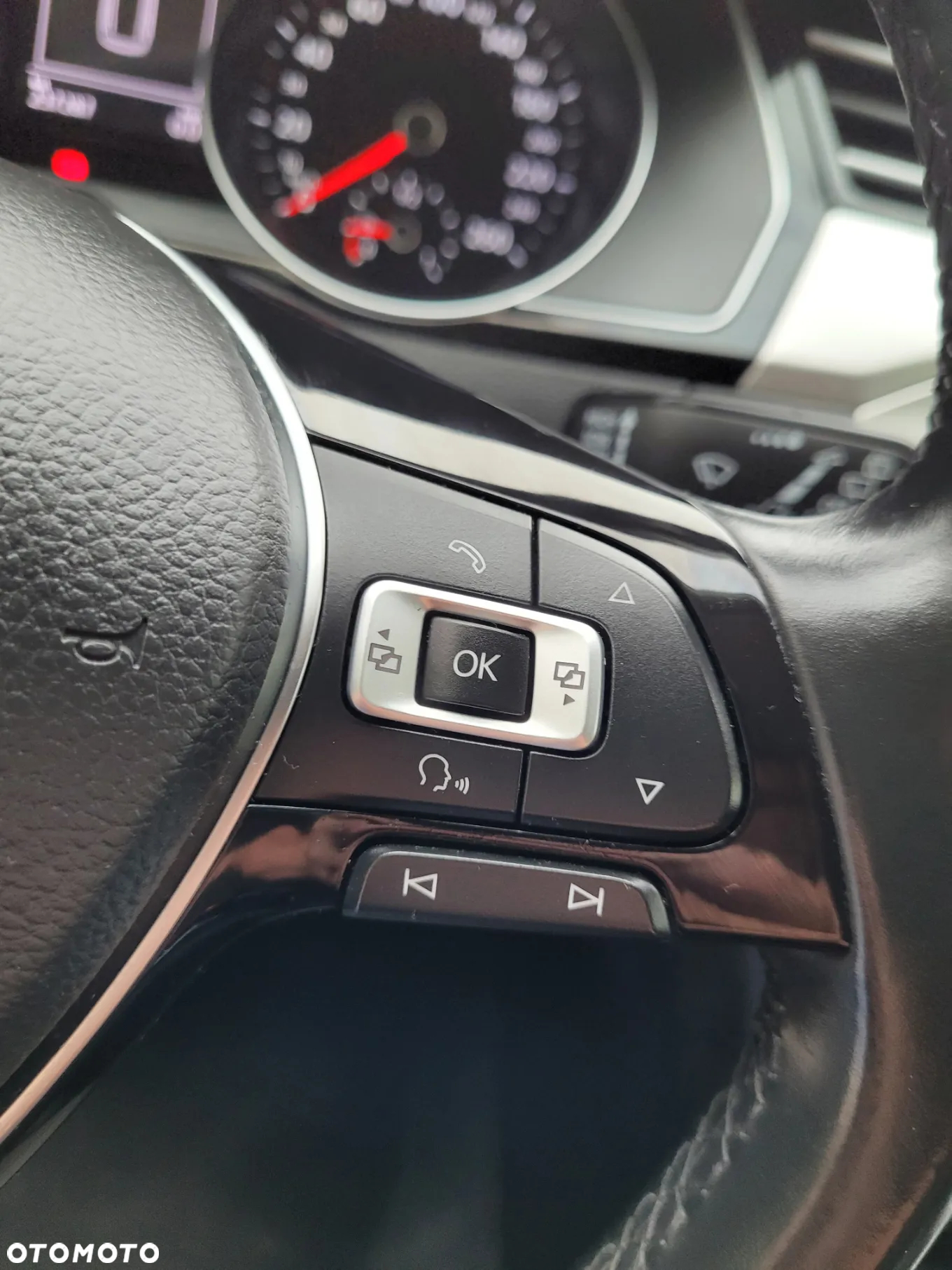 Volkswagen Passat 2.0 TDI BMT Comfortline - 24