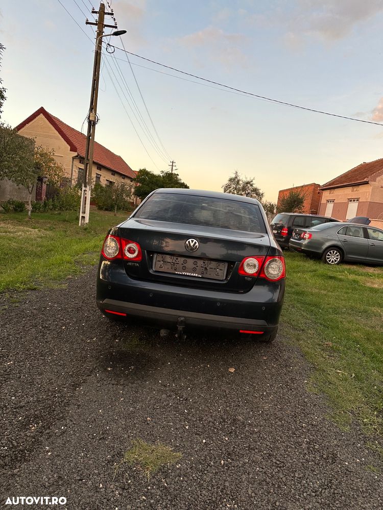 Volkswagen Jetta 1.9 TDI Comfortline - 3