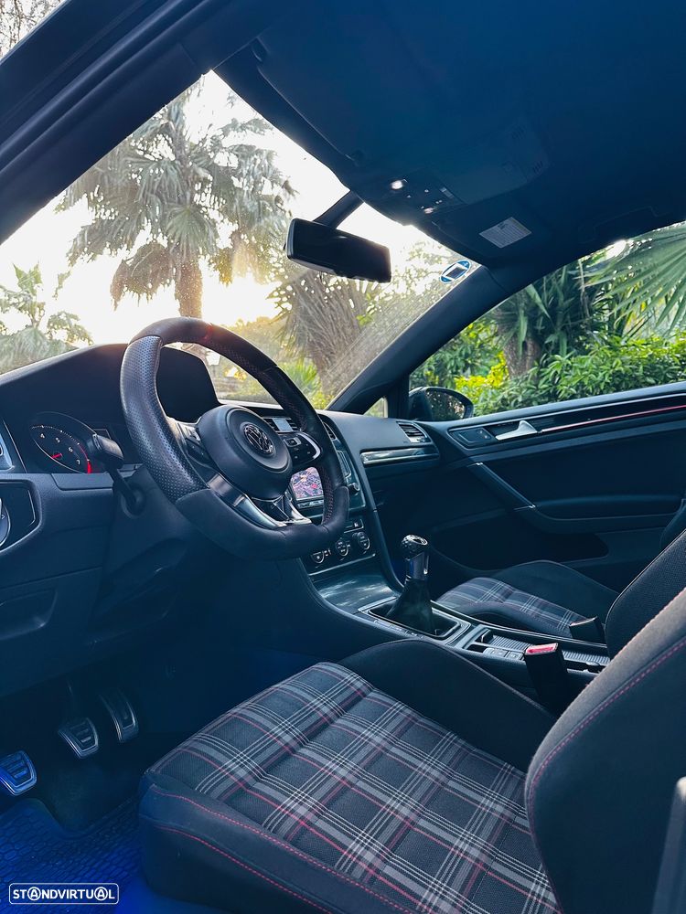 VW Golf 2.0 TSi GTI - 11