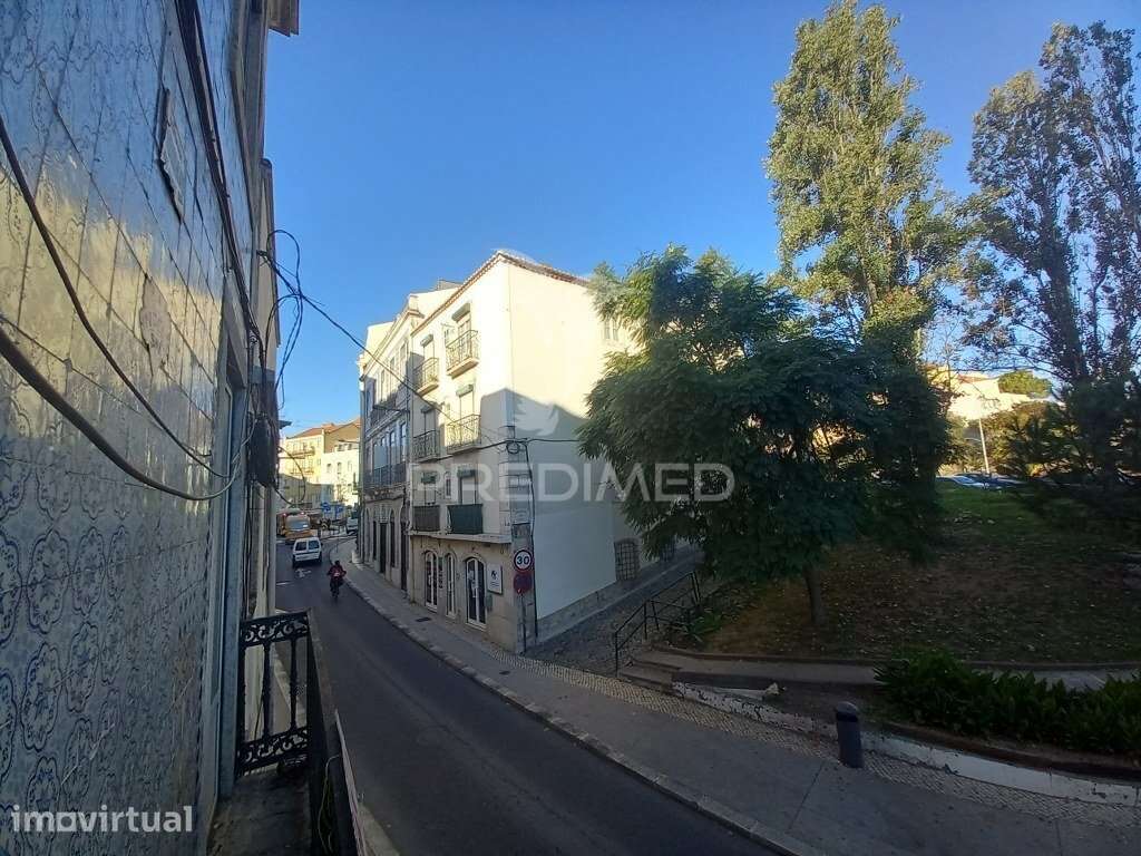 Prédio em Alcantara - Lisboa - Grande imagem: 5/35