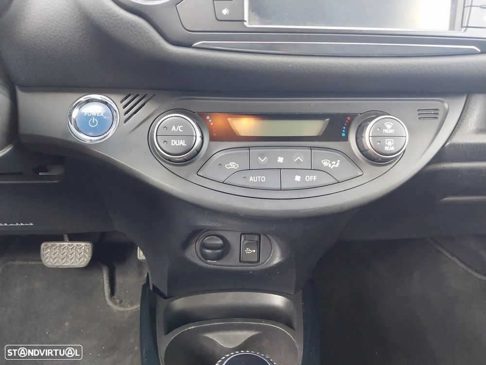Toyota Yaris 1.5 HSD Square Collec.Grey - 15