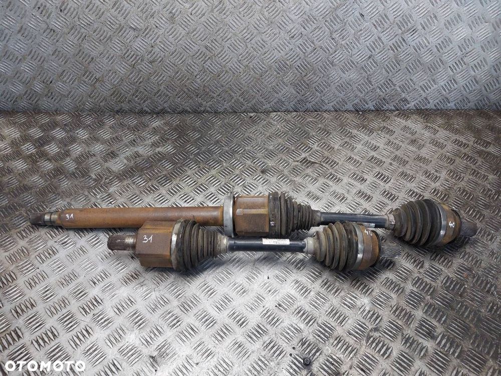 PÓŁOŚ LEWY + PRAWY PRZÓD AUTOMAT VOLVO V70 III 2.0 T5 31325108 31325109 - 1