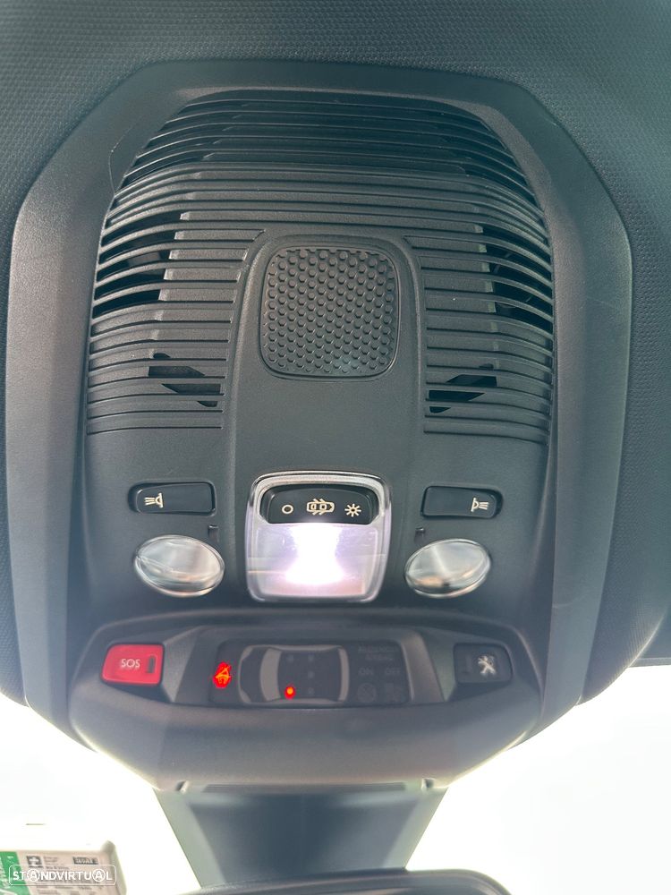 Peugeot 3008 PureTech 130 Stop & Start GPF Allure Business-Pack - 17