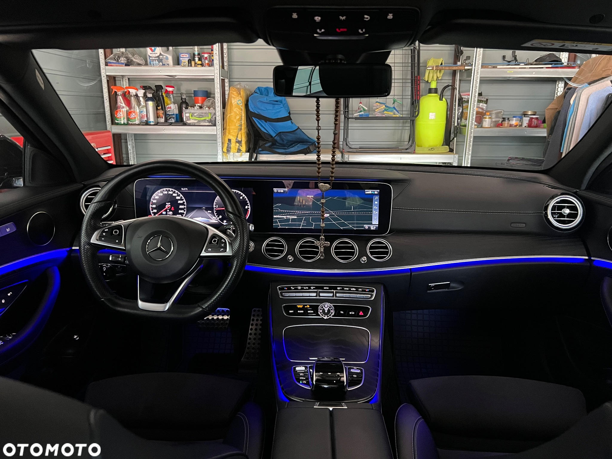Mercedes-Benz Klasa E 220 d 4-Matic 9G-TRONIC - 23