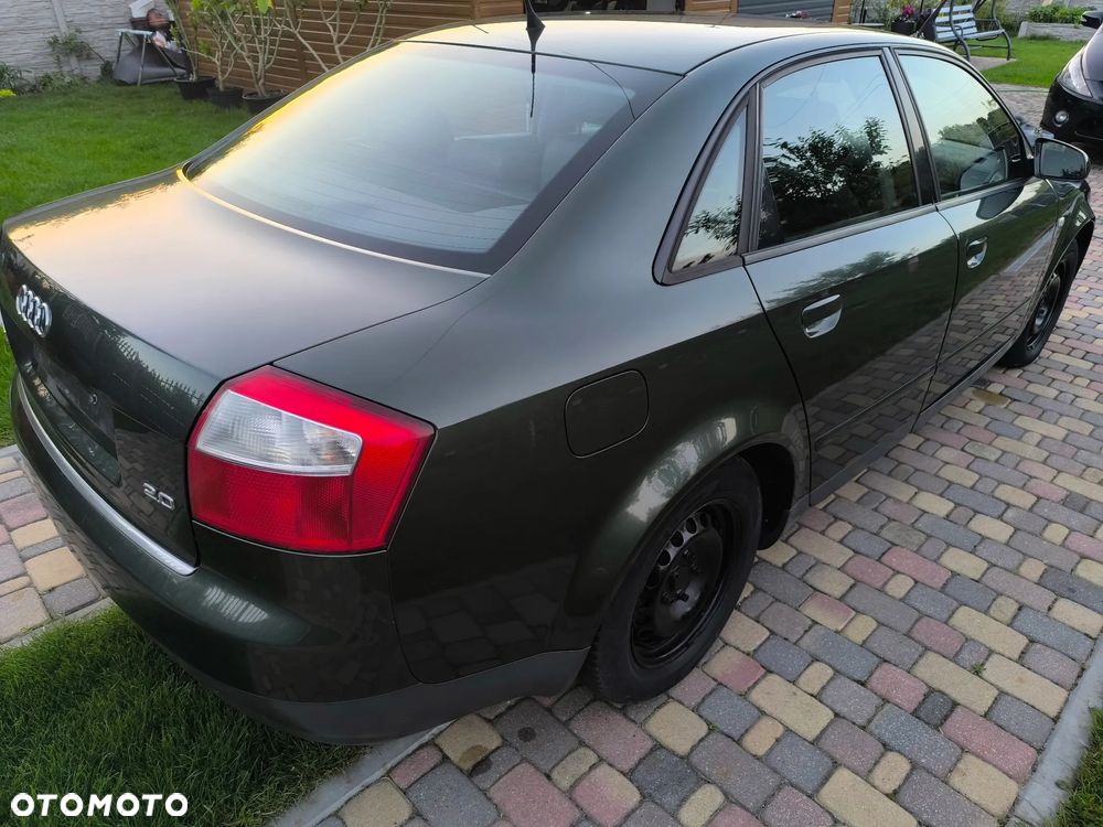 Audi A4 Limousine - 3