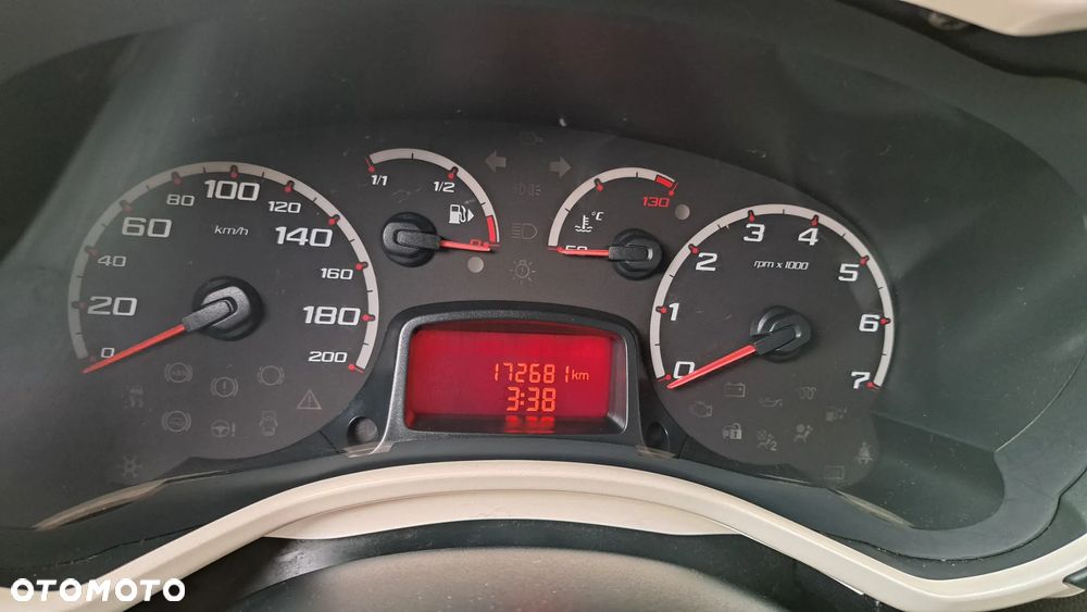 Ford KA 1.2 Titanium (air4) - 15