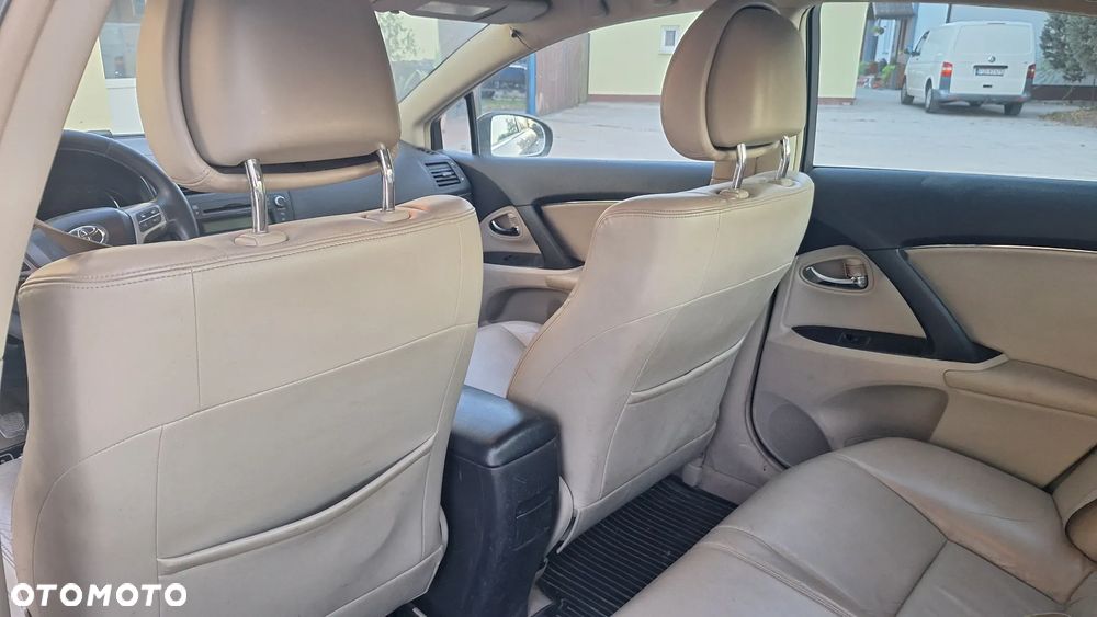 Toyota Avensis 2.0 D-4D Premium - 7