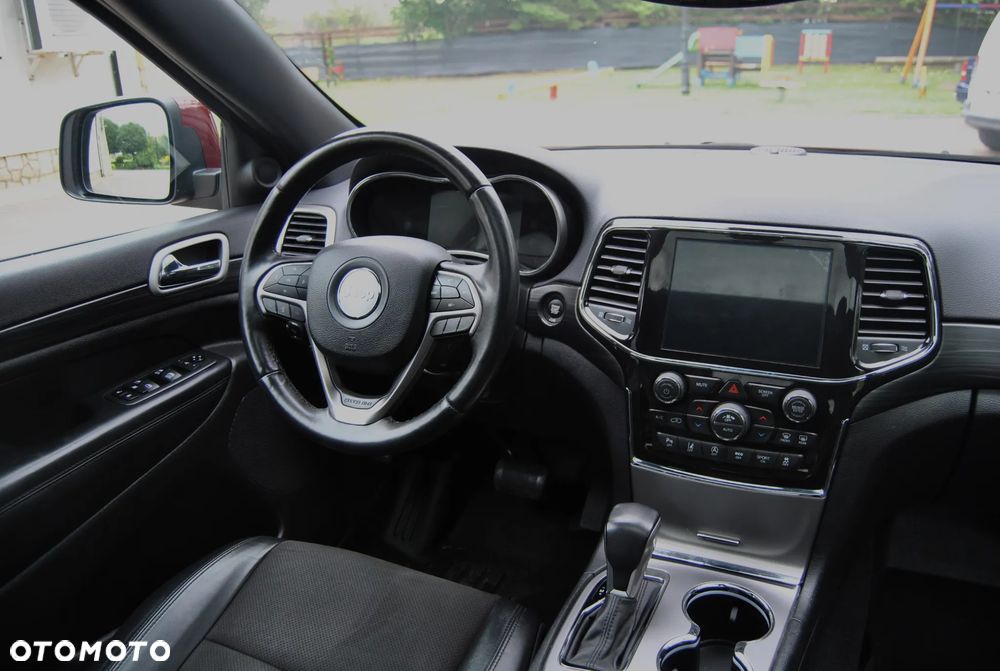 Jeep Grand Cherokee - 11