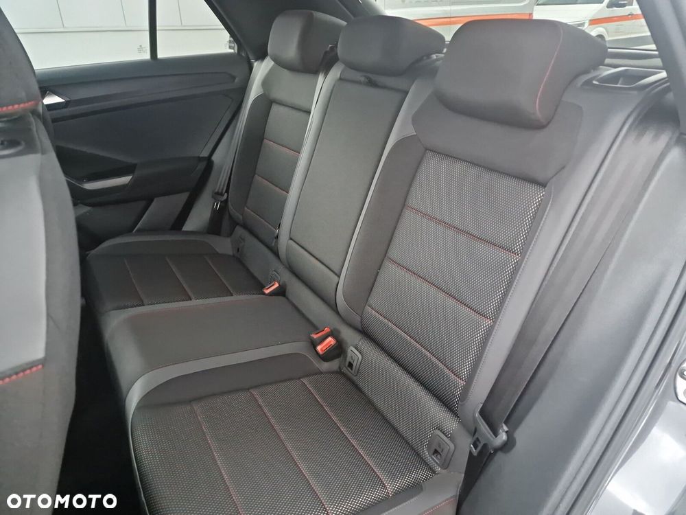 Volkswagen T-Roc - 17