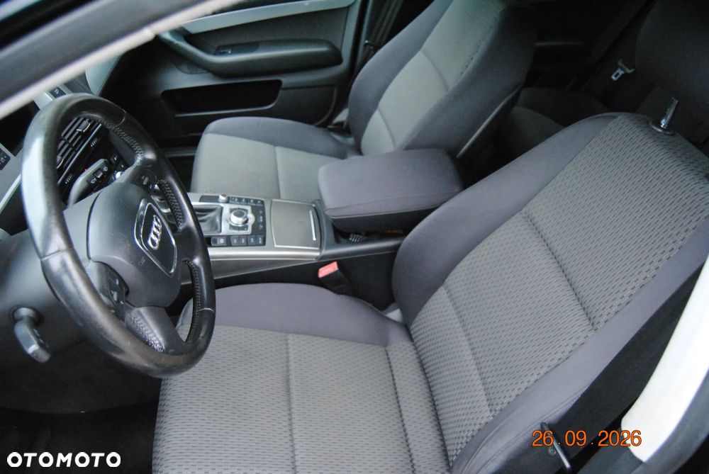 Audi A6 Limousine 2.4 - 16