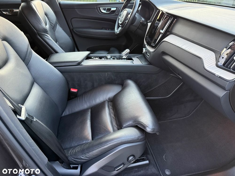 Volvo XC 60 B5 D AWD Geartronic Inscription - 38