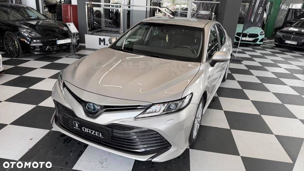 Toyota Camry - 2