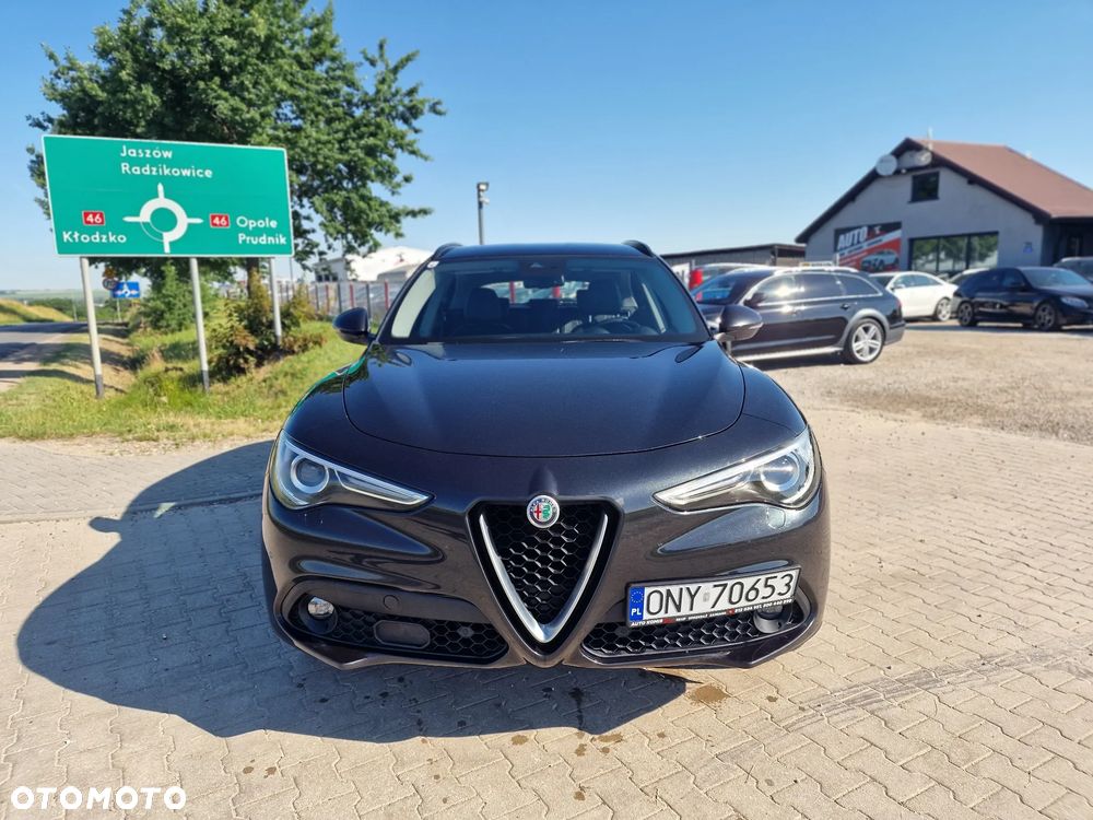 Alfa Romeo Stelvio 2.2 16V AT8 Q4 Intensa - 4