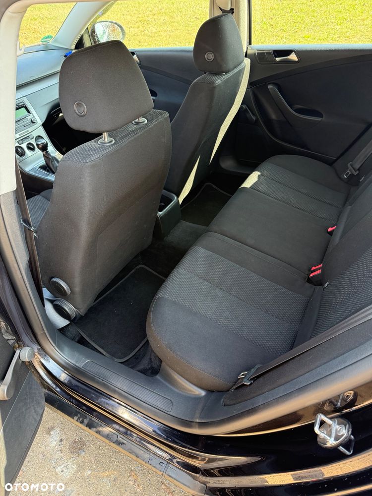 Volkswagen Passat 2.0 TDI DPF Highline - 16