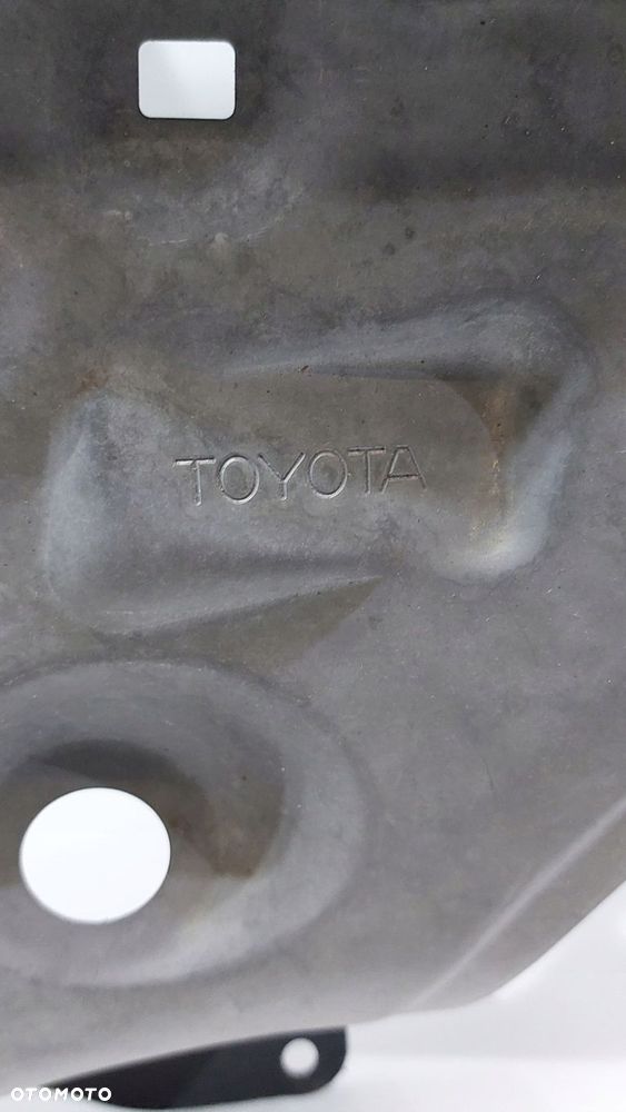 ĆWIARTKA POSZYCIE BŁOTNIKA TYŁ PRAWY COROLLA E15 07-13r SEDAN - 4