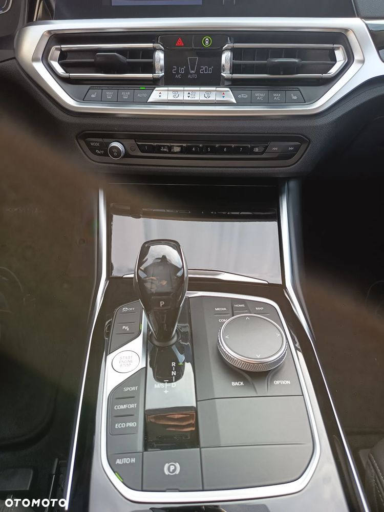 BMW Seria 3 320d xDrive - 9