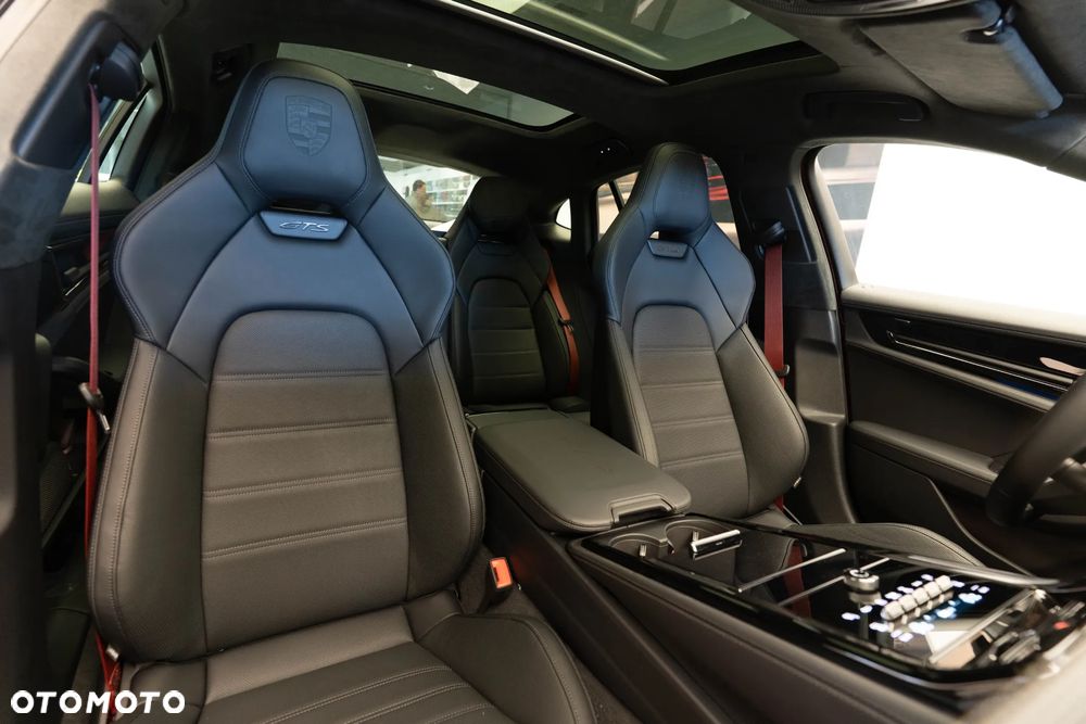 Porsche Panamera GTS - 17
