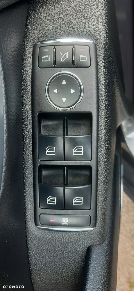 Mercedes-Benz Klasa C 220 CDI DPF Automatik Avantgarde - 17