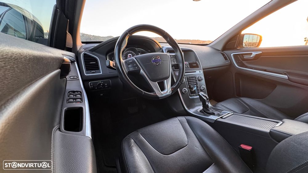 Volvo XC 60 2.0 D3 Summum Geartronic - 6