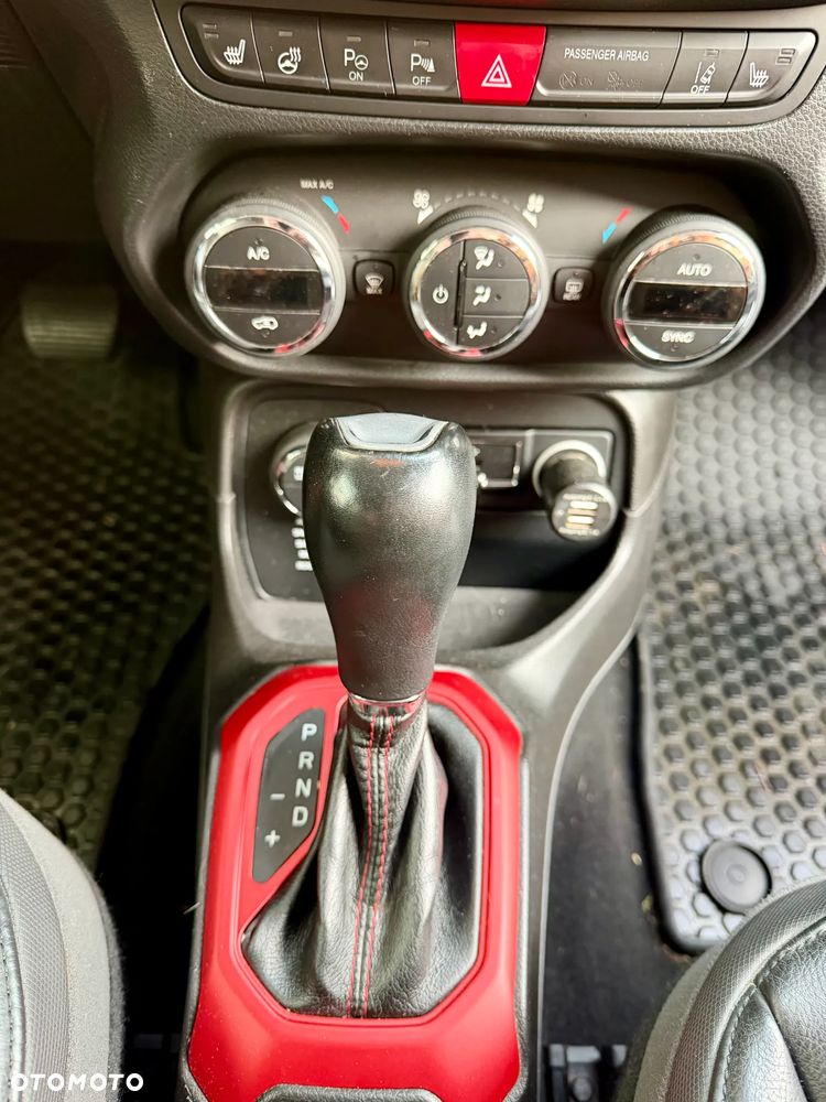 Jeep Renegade - 14