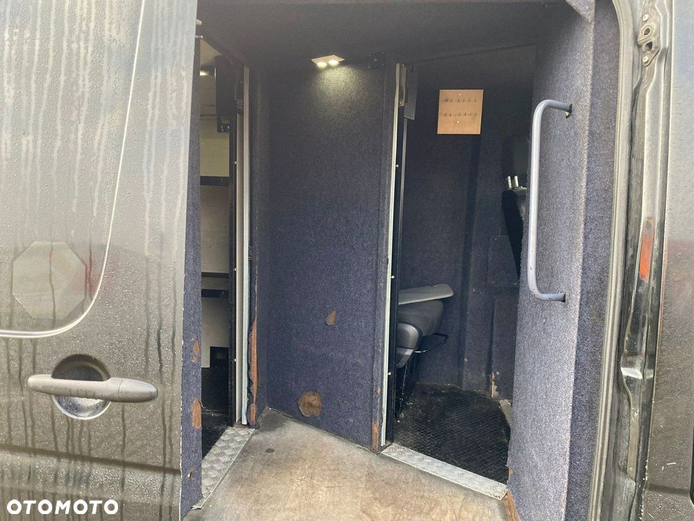 Mercedes-Benz Sprinter - 7