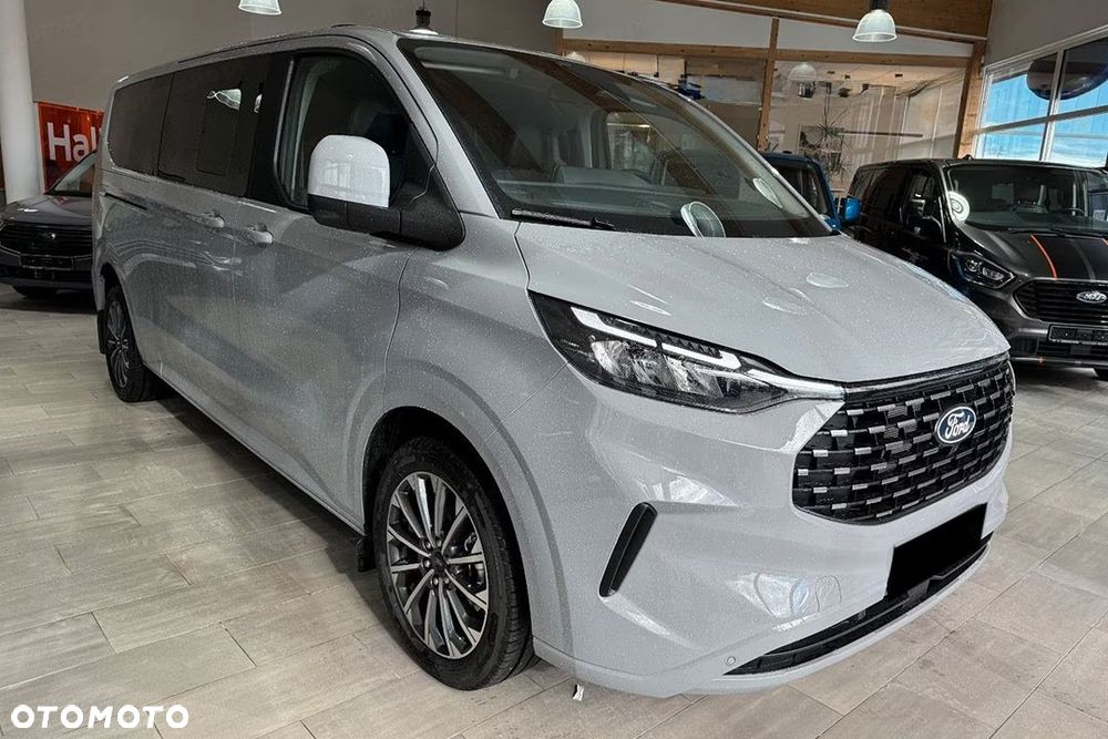 Ford Tourneo Custom - 3