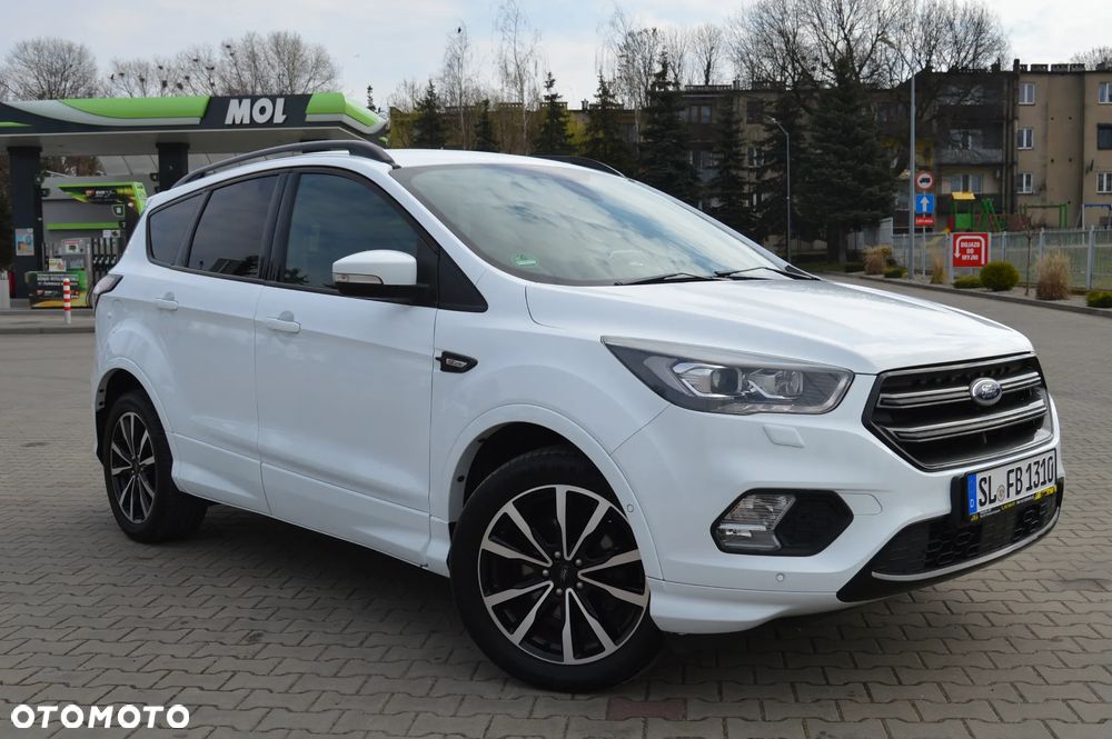 Ford Kuga 1.5 EcoBoost 2x4 ST-Line - 9