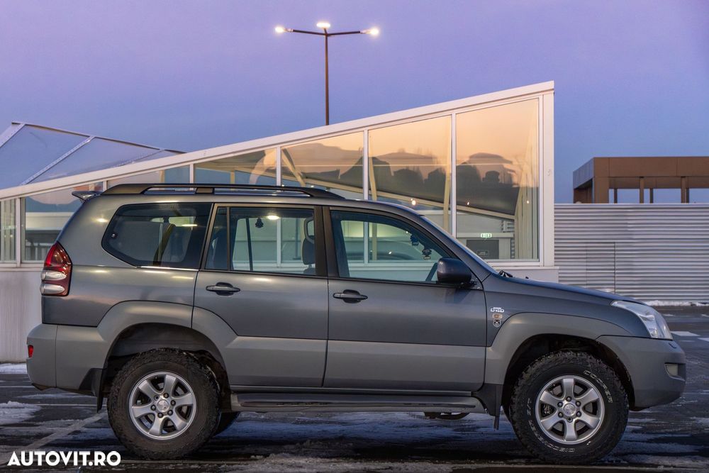 Toyota Land Cruiser - 7