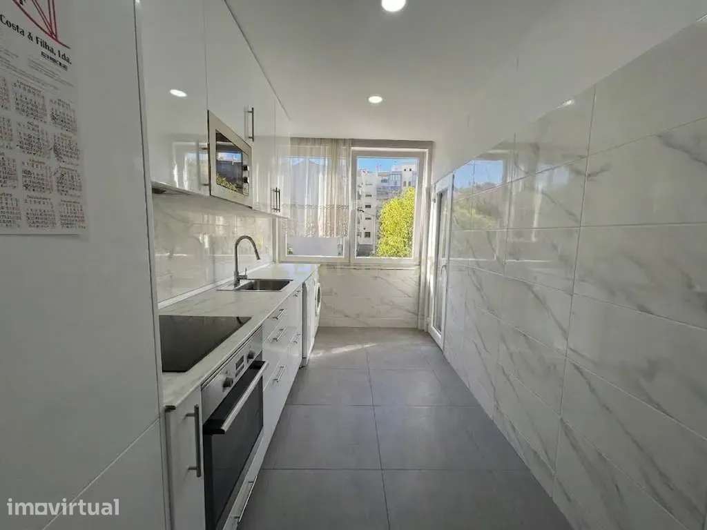 Apartamento T4 para Arrendamento, em Almada - Grande imagem: 2/23