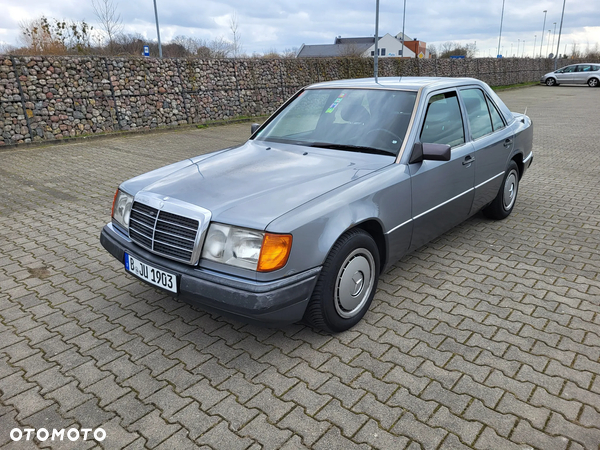 Mercedes-Benz W124 (1984-1993)