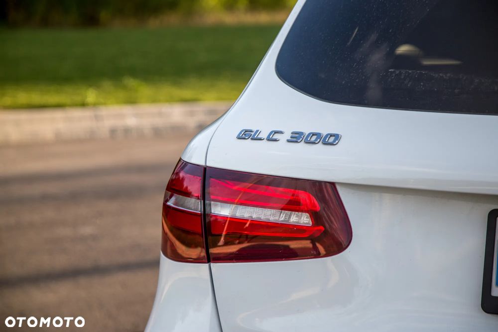 Mercedes-Benz GLC 300 4Matic 9G-TRONIC - 8