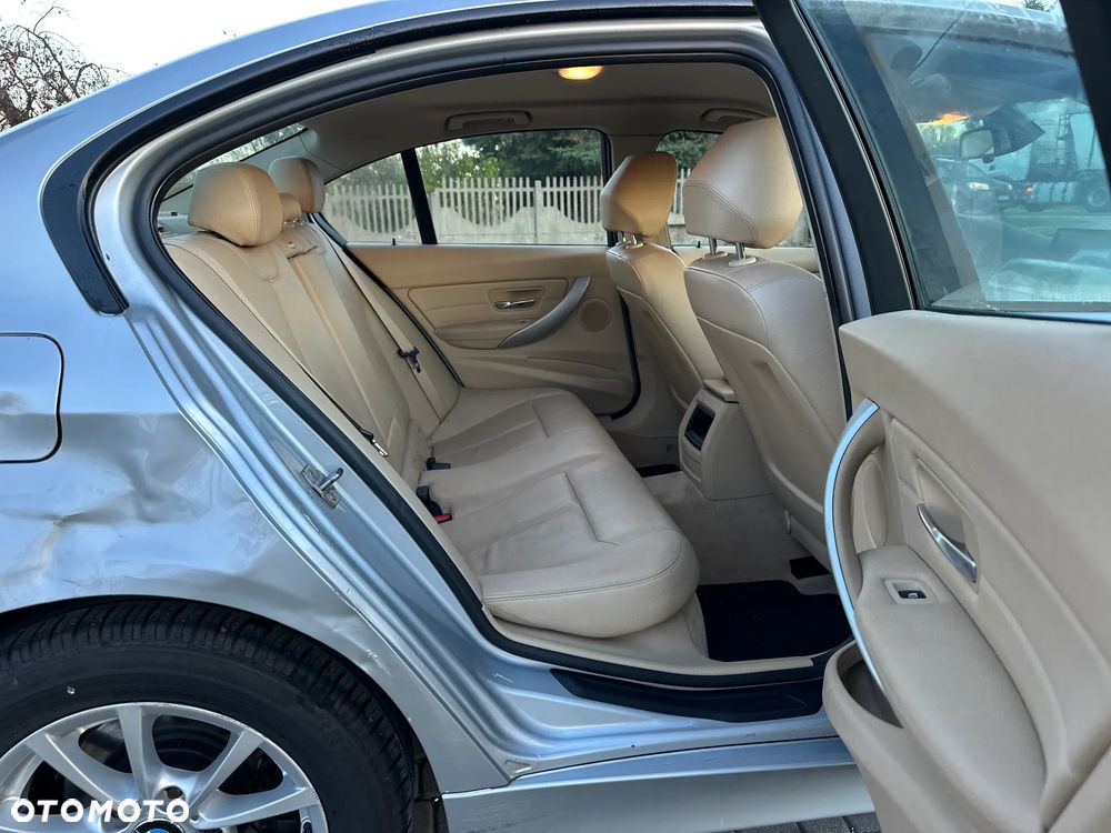 BMW Seria 3 318d Luxury Line - 11