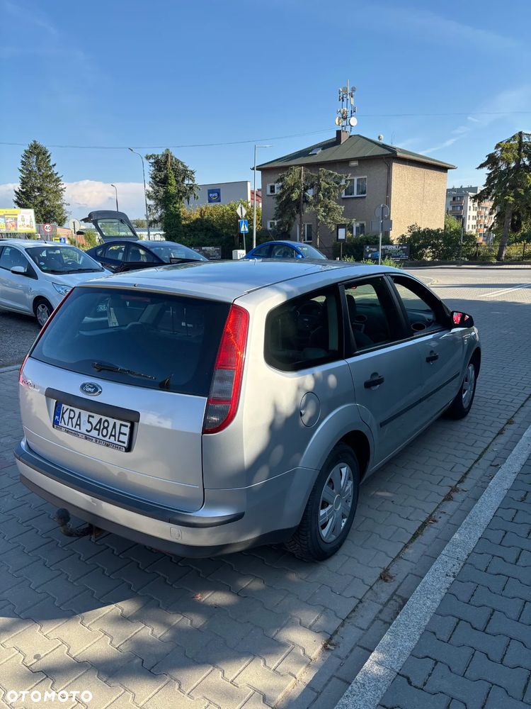 Ford Focus 1.6 Ambiente - 3