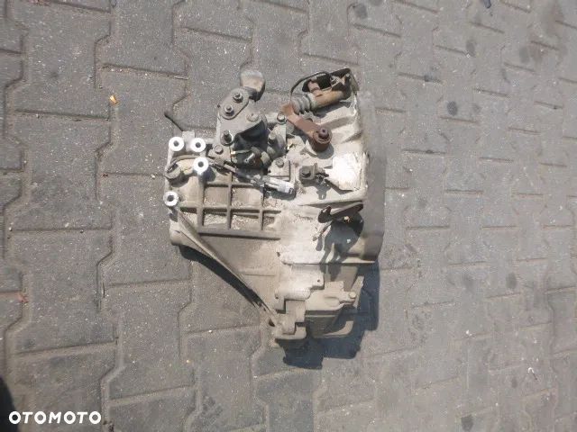 MANUALNA SKRZYNIA BIEGÓW TOYOTA YARIS II 1.3 VVTI 05-09 - 1