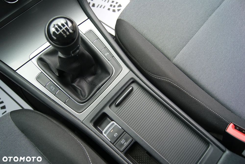 Volkswagen Golf 1.2 TSI BMT Trendline - 33