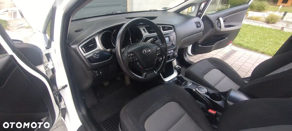 Kia Ceed - 28