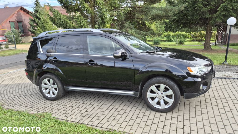 Mitsubishi Outlander - 3