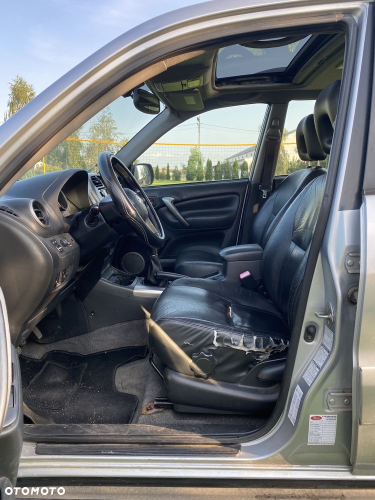 Toyota RAV4 2.0 D-4D 4x4 - 15