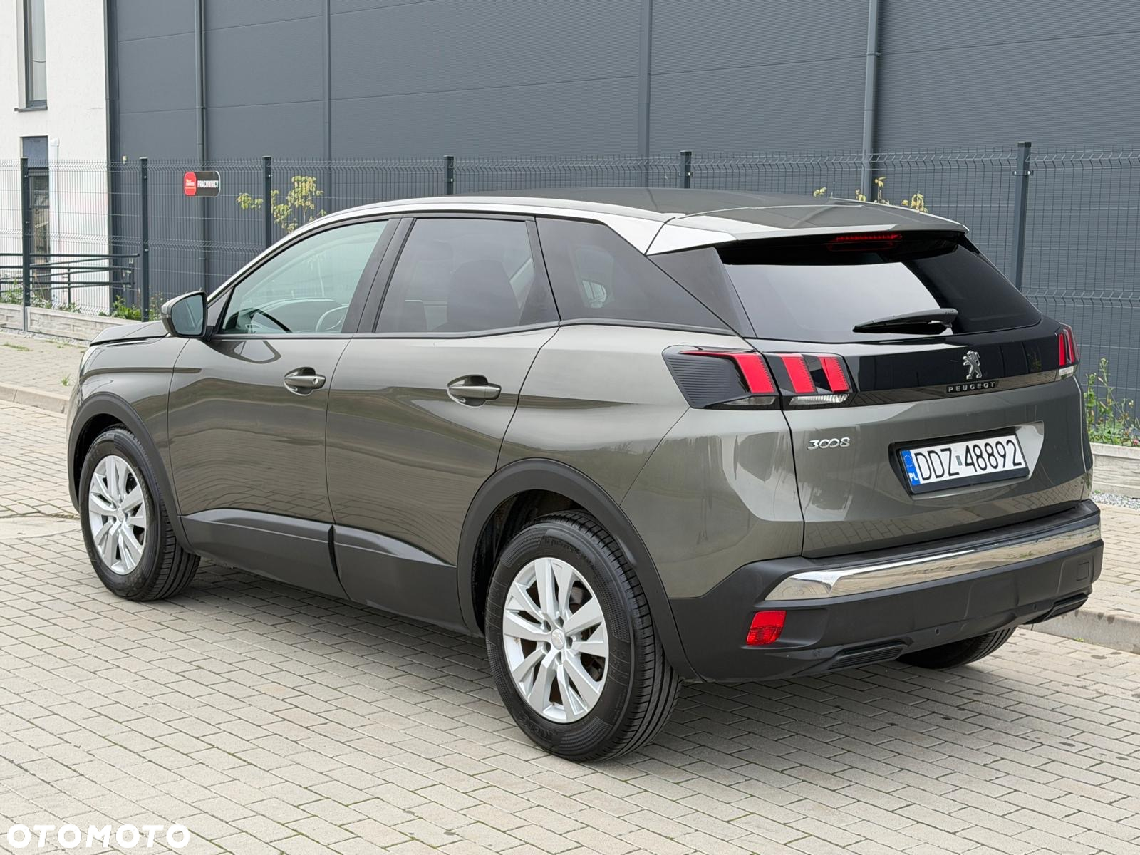 Peugeot 3008 1.5 BlueHDi Active S&S EAT8 - 4