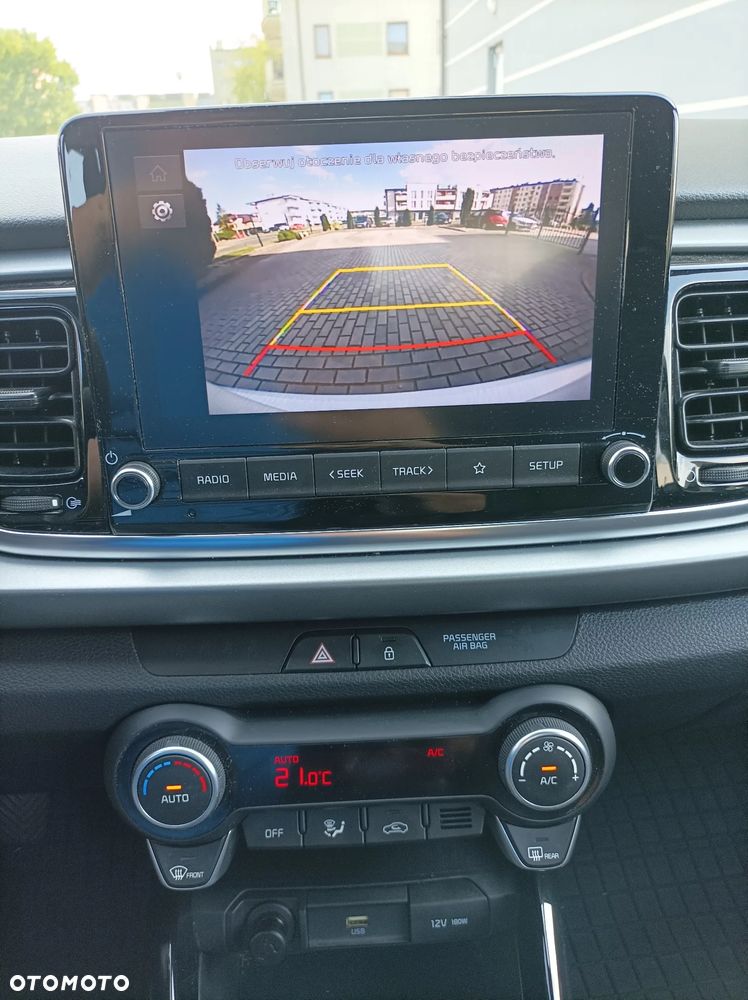 Kia Rio 1.2 L - 8