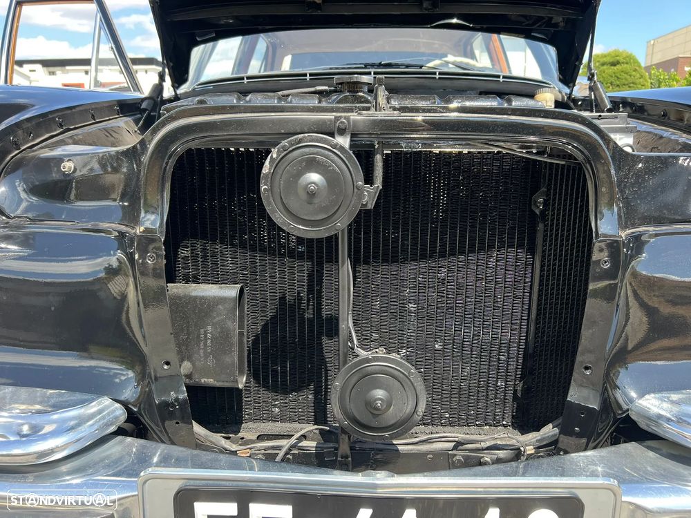 Mercedes-Benz 280 - 21