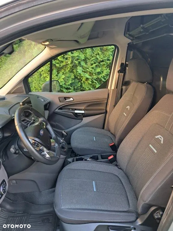 Ford Transit Connect - 11