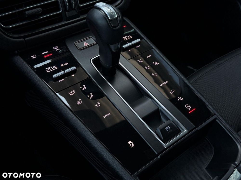Porsche Macan - 18