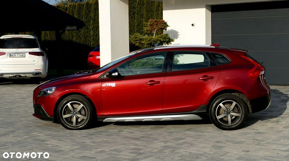 Volvo V40 Cross Country - 9