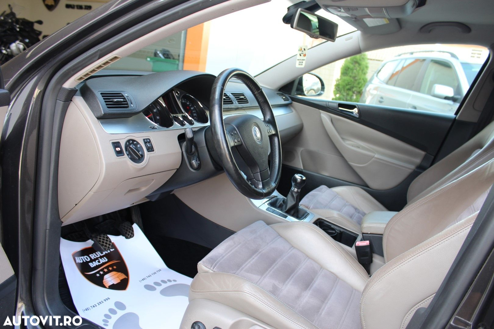 Volkswagen Passat - 12