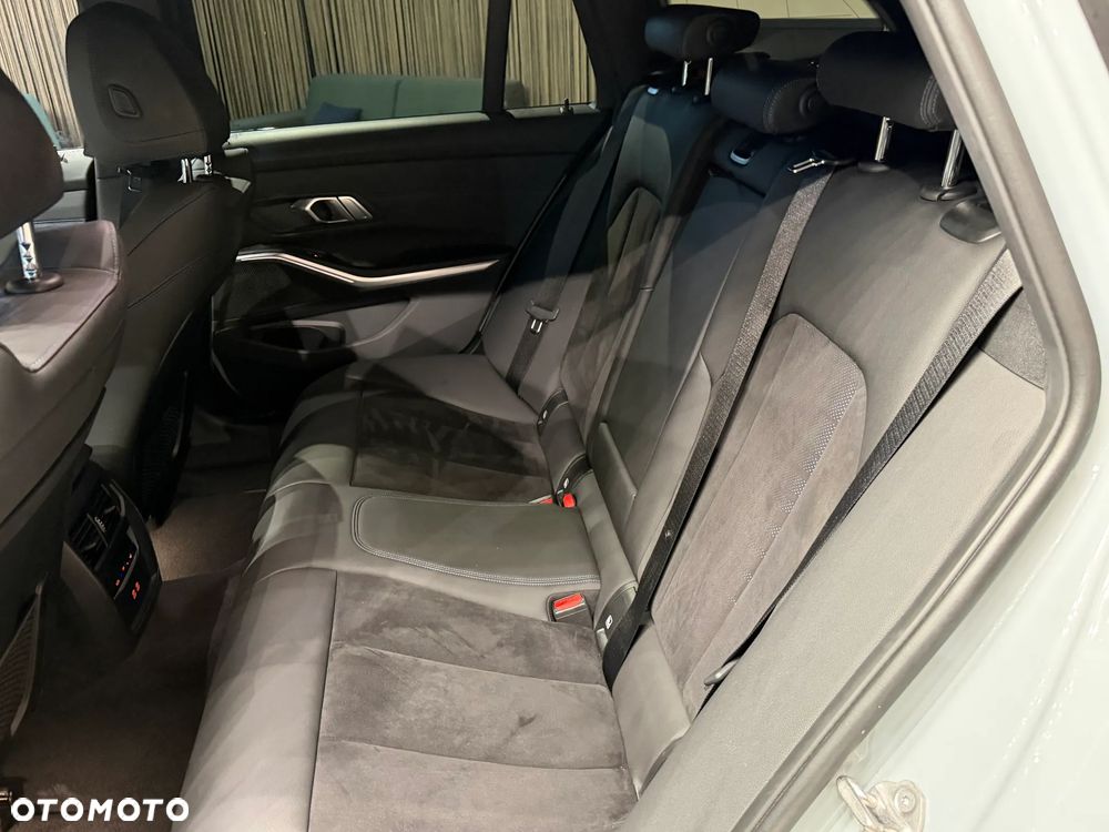 BMW Seria 3 320d xDrive MHEV M Sport sport - 18