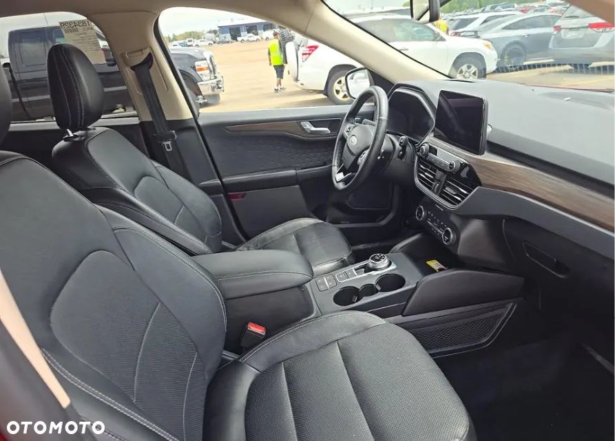 Ford Kuga 2.0 EcoBoost 4x4 Titanium - 10