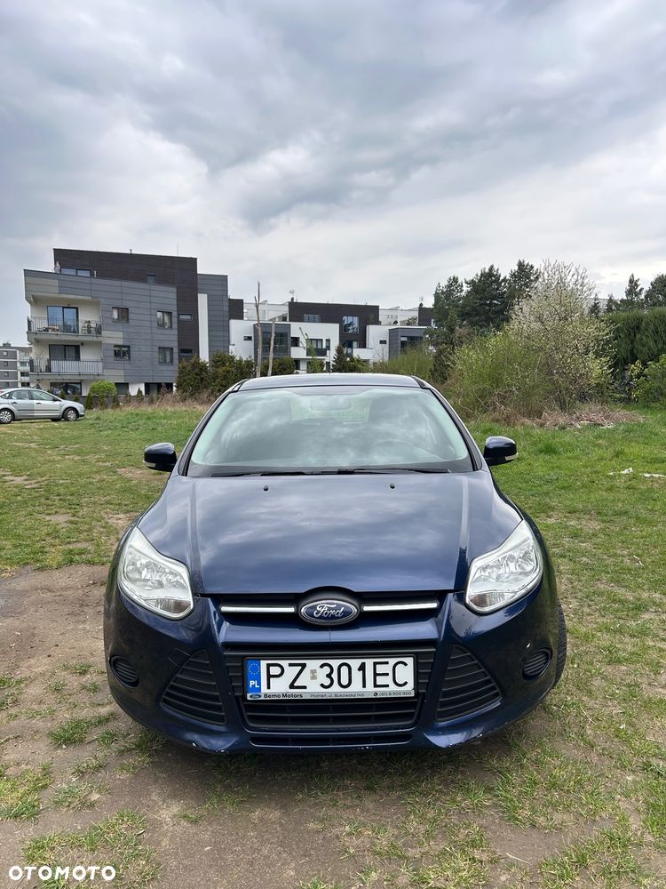 Ford Focus 1.6 Ambiente - 2